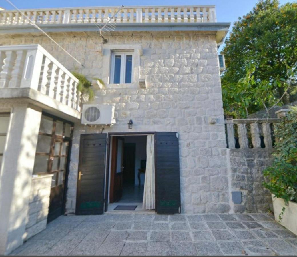 Apartment Jovan2,On The Beach With Free Wi-Fi Kotor Exterior foto