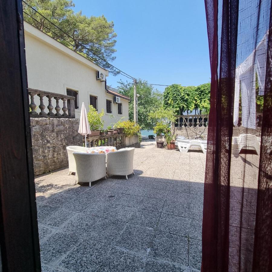 Apartment Jovan2,On The Beach With Free Wi-Fi Kotor Exterior foto
