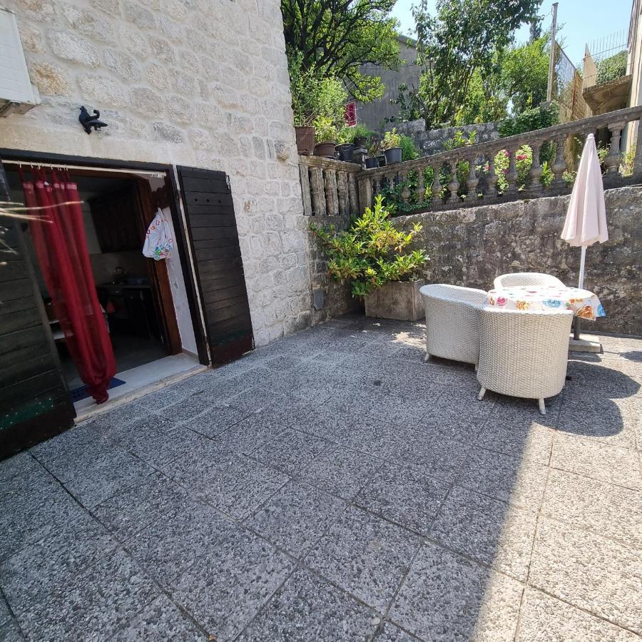 Apartment Jovan2,On The Beach With Free Wi-Fi Kotor Exterior foto